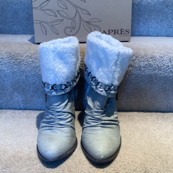 Sexy Apres by Alamo size 7 gray booties with fleece. Worn once. - Picture 4 of 6